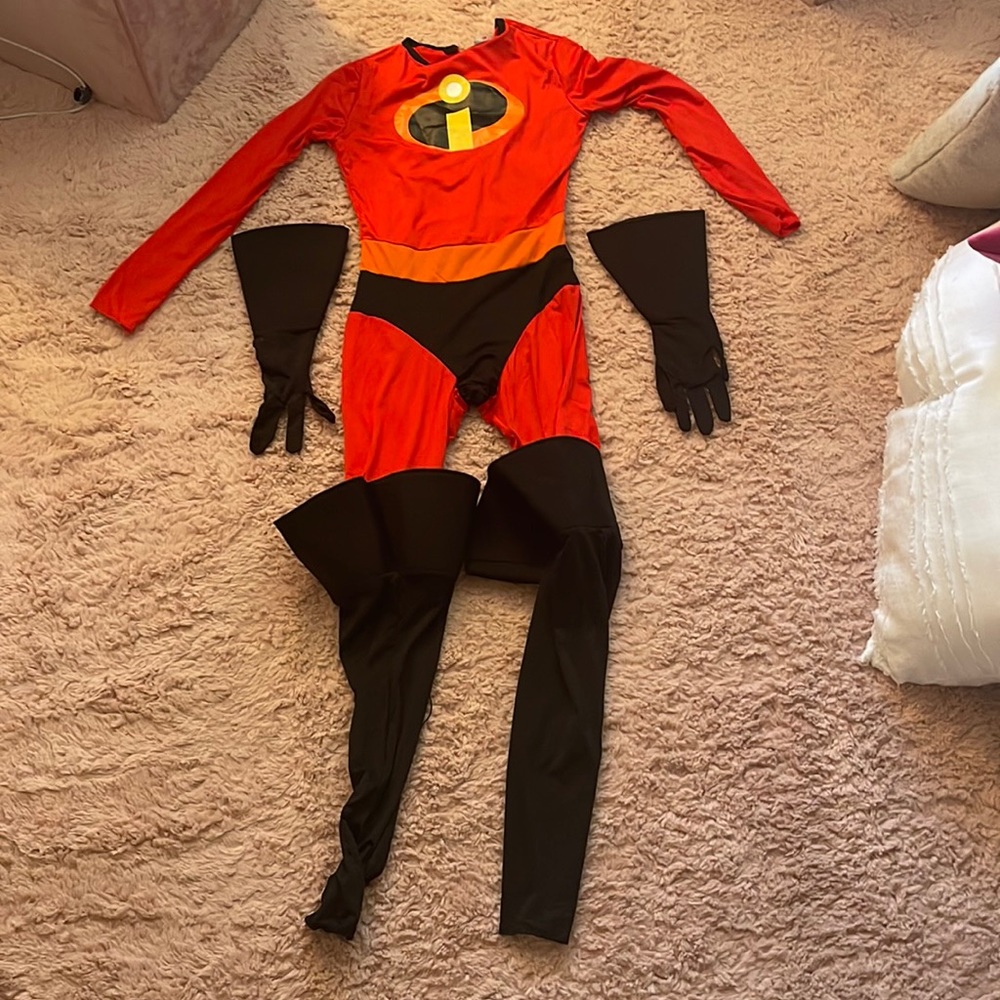 Incredibles women’s halloween costume never worn